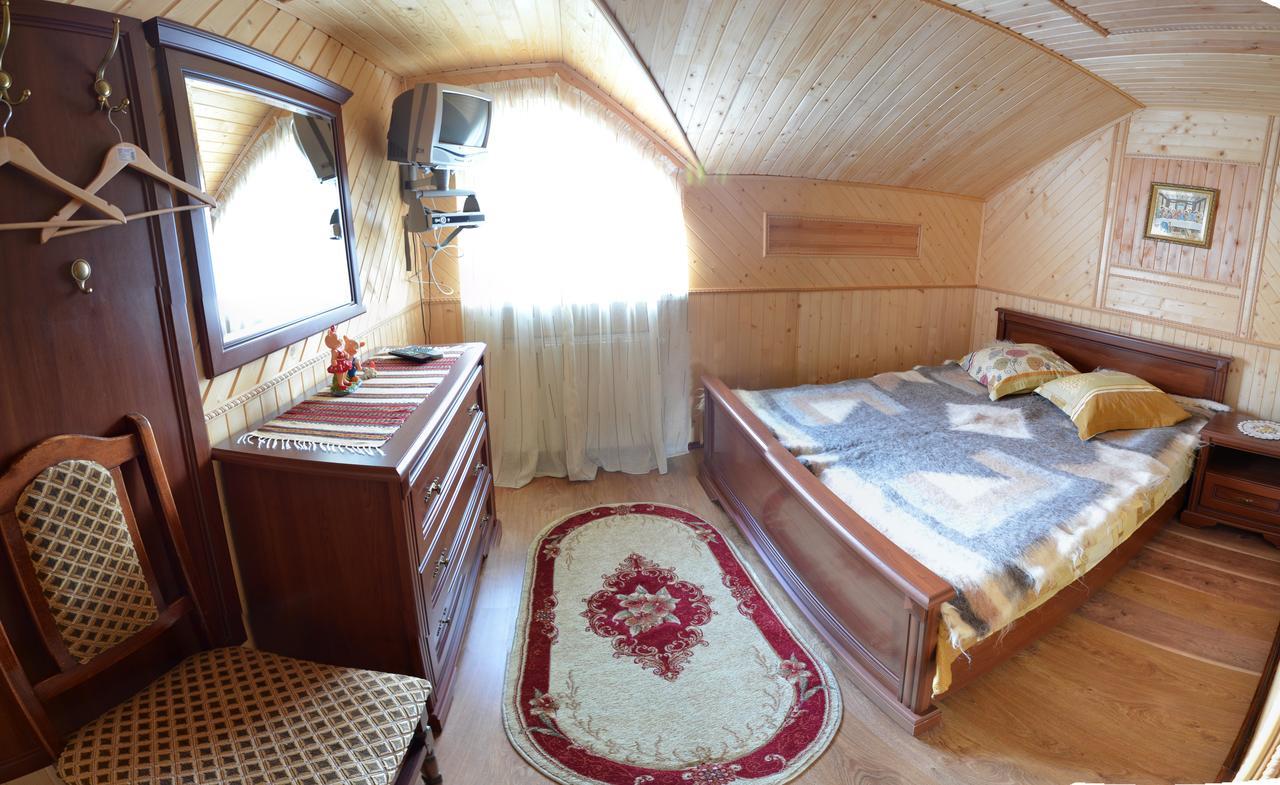 Karpatskyi Gomin Hotel Vorochta Buitenkant foto